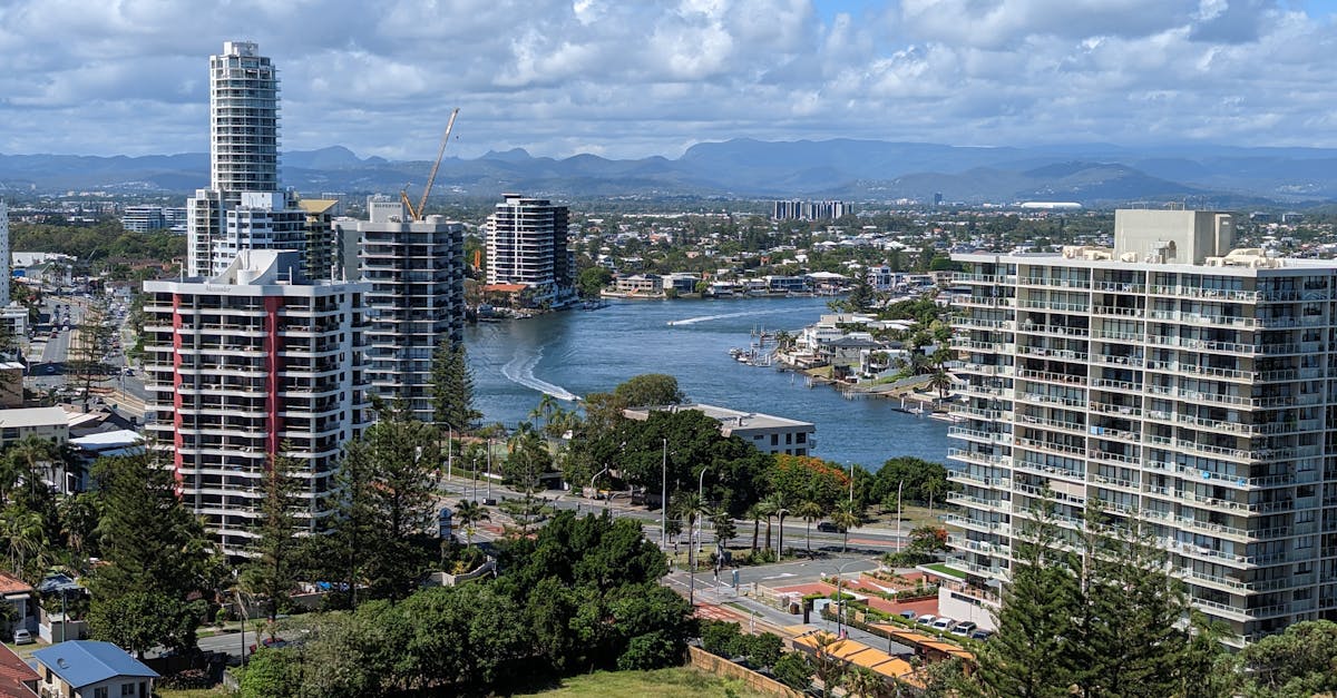 How to Verify the Professional Experience of Insurance Brokers in the Sunshine Coast