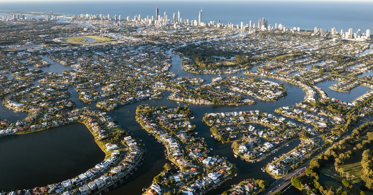 The Benefits of Local Meetings with Sunshine Coast Brokers
